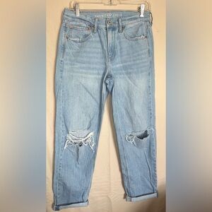 American Eagle Outfitters Light Blue Ripped Boyfriend Jeans